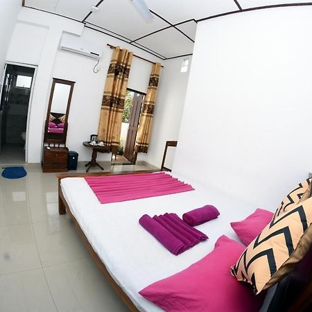 Bluray Beach Apartamento Negombo Exterior foto