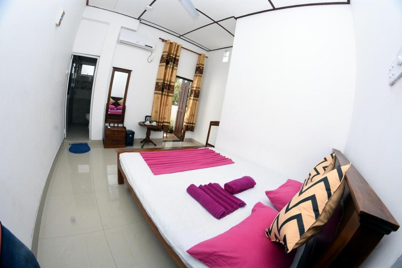 Bluray Beach Apartamento Negombo Exterior foto